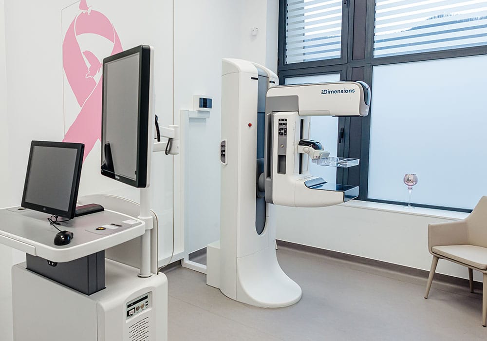 Mamograf Hologic Selenia Dimensions 3D cu tomosinteză la Clinica GRAMA